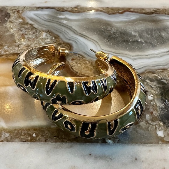 None Jewelry - 3001 Chic Gold and Green Hoop Earrings